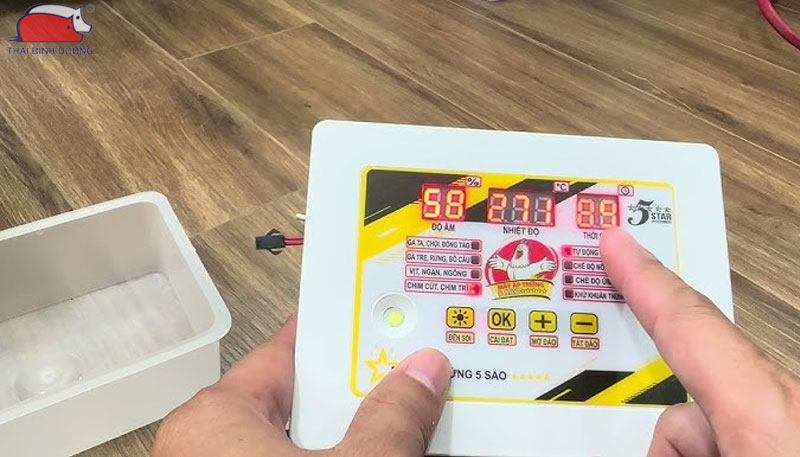 Cách chỉnh nhiệt độ máy ấp trứng đúng kỹ thuật và hiệu quả nhất